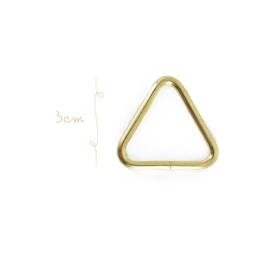 Argolla en triangulo Metal 3cm Dorado